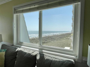 *2br OCEANFRONT RETREAT*KING Ensuite*Pool*NMB Cherry Grove*Pc4